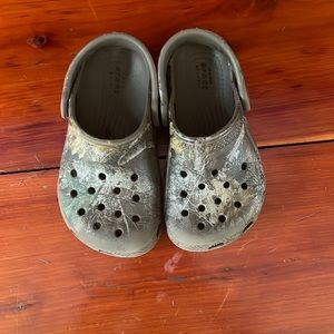 Toddler boys Camo croc